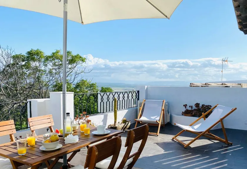 Charmante maison de vacances avec terrasse et internet haut débit | Vue montagne | Idéale pour le télétravail - Image 1