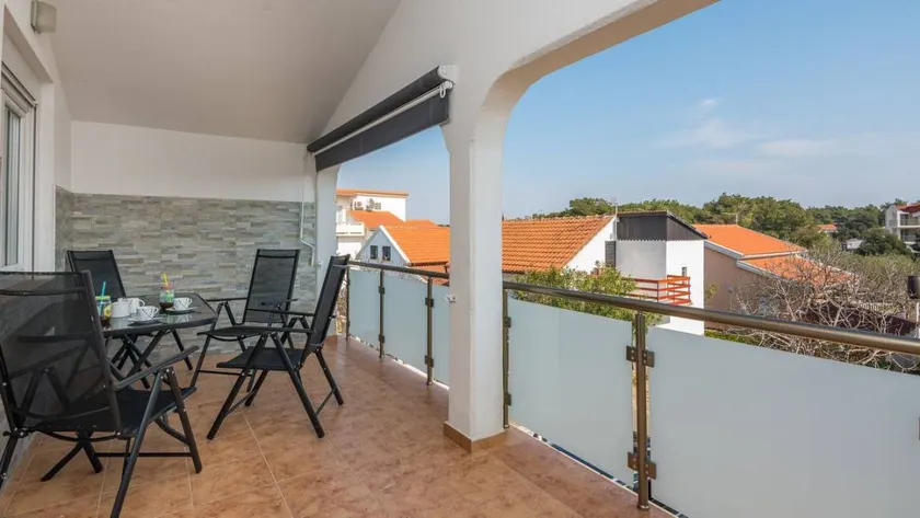 Family-oriented charming flat with garden & barbecue - Image 1