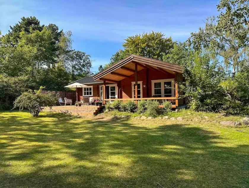 Child-friendly house with BBQ, garden & terrace | Next to the beach | Dogs allowed - Image 1