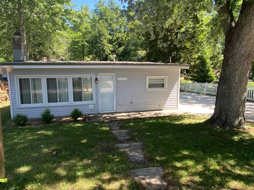 Peaceful and Pet-Friendly Lake Mitchell Cabin For an Exciting Escape by the Heart of the Manistee National Forest, Michigan - Image 1