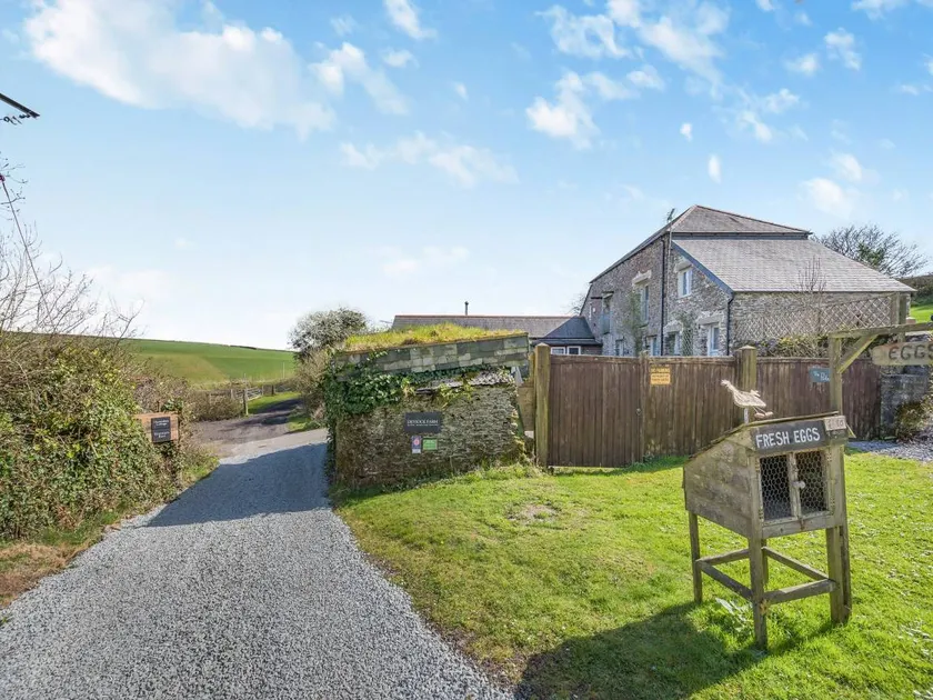 Cottage with garden | River view - Image 1