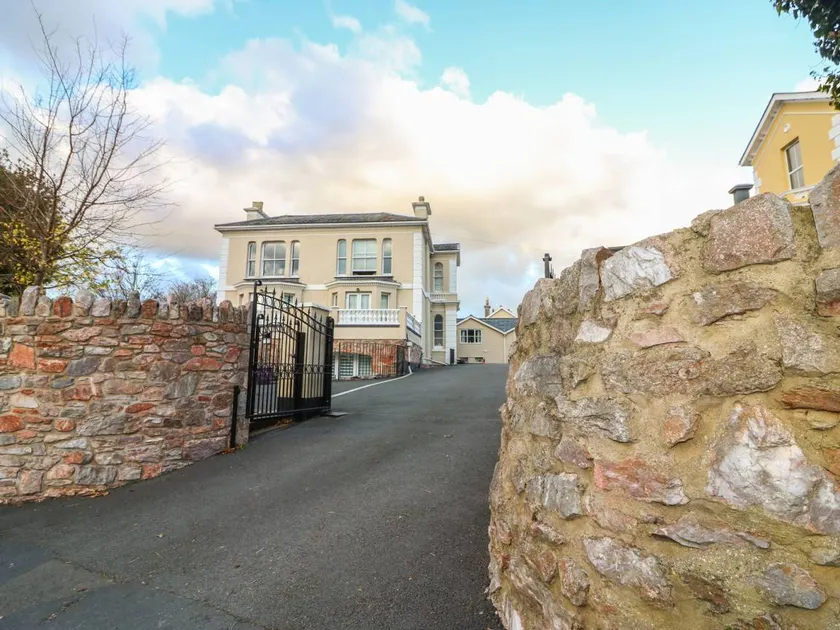 Cottage | Beach view - Image 1