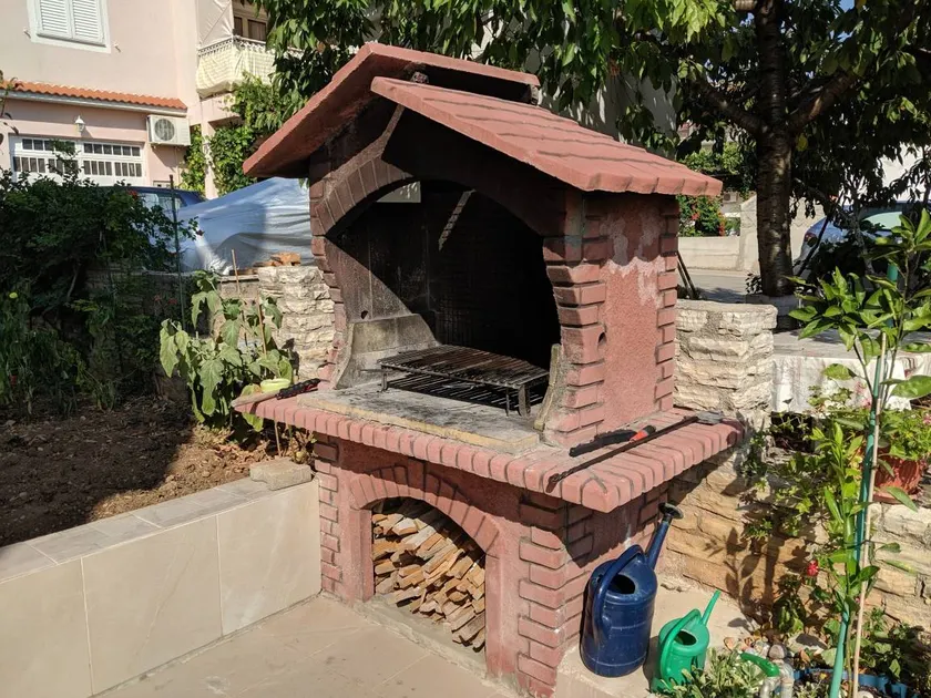Flat with terrace & barbecue - Image 1