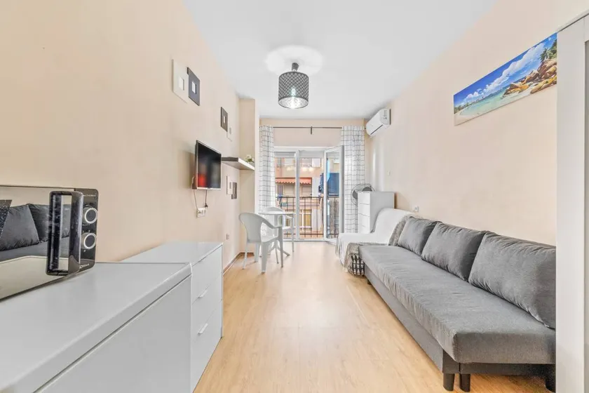 Holiday Apartment 200 m from the Beach - Image 1