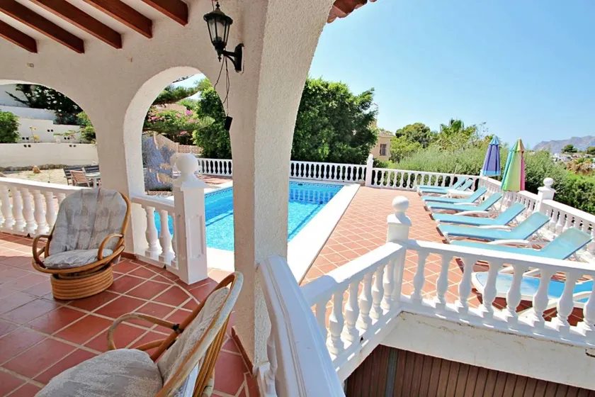 Villa avec barbecue, terrasse et piscine privée | Vue mer - Image 1