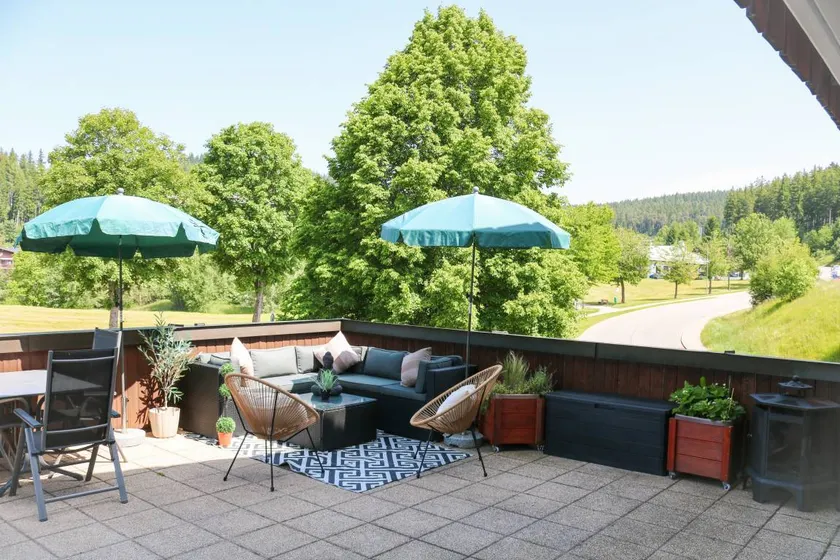 Dearest Deer – Cozy Family Room with Balcony and Great View for 3 Guests - Image 1