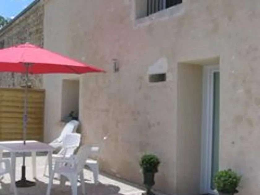 Cottage with BBQ, pool & garden - Image 1