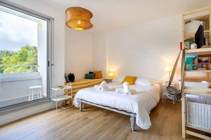 Les Embruns – Walk to the Beach, Balcony Included - Image 1