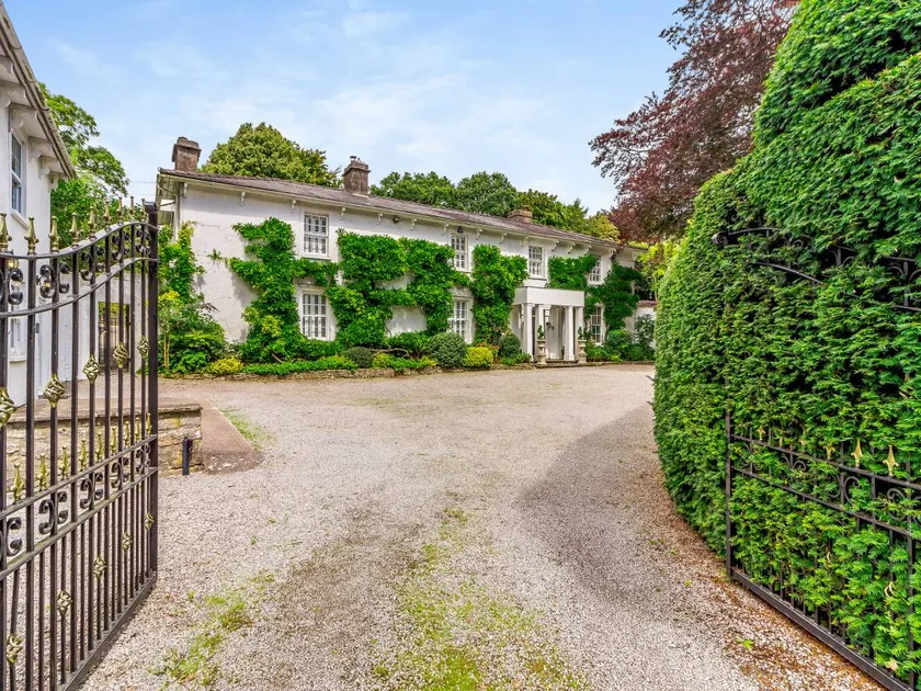 Merveilleux cottage adapté aux familles avec barbecue, jacuzzi et piscine | Vue rivière - Image 1