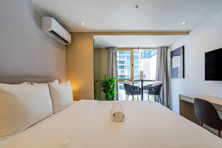 Flat with pool & fast internet - Image 1