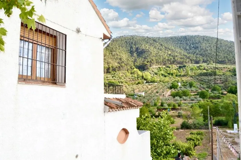 Holiday home with garden, terrace & BBQ | Mountain view - Image 1