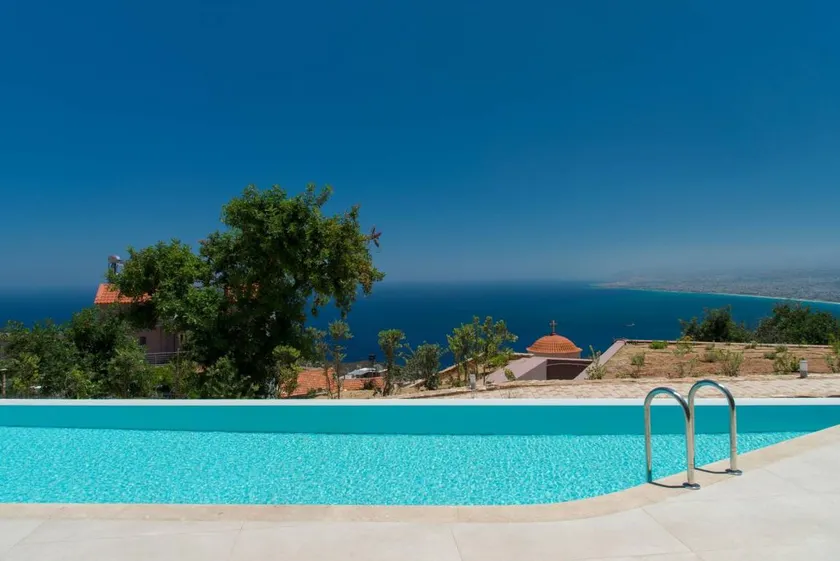 Wohnung mit Sauna, Pool und Terrasse | Stadtblick - Image 1