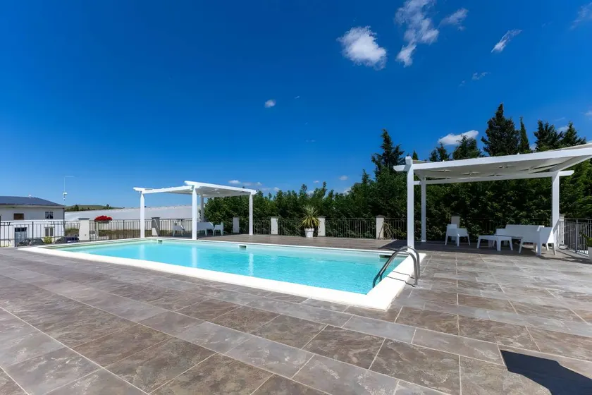 Privatzimmer mit Pool, Terrasse und Garten | Gartenblick - Image 1