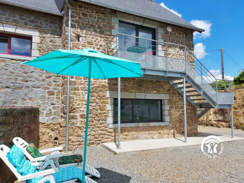 Cottage with barbeque - Image 1