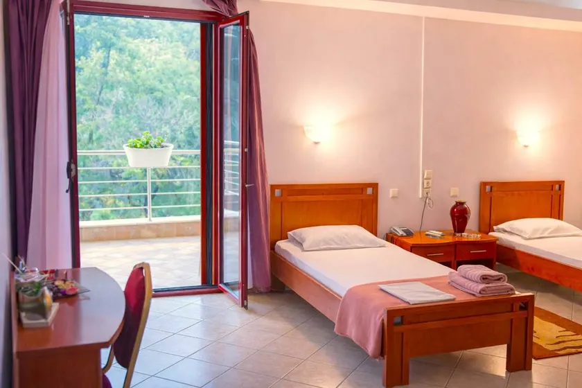 Child-friendly beautiful house with garden | Mountain view | Suitable for remote work - Image 1