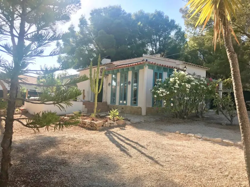 House with terrace - Image 1