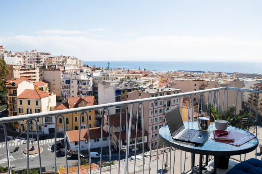 Appartement de vacances entièrement équipé | Vue sur l'eau - Image 1