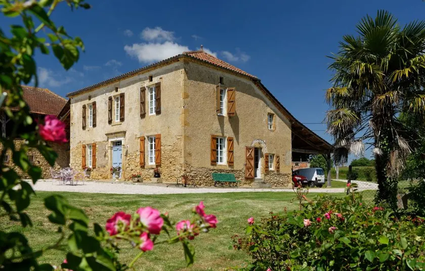 Fully equipped charming holiday home with terrace, garden & barbeque | Garden view | Perfect for remote work | Pet-friendly - Image 1