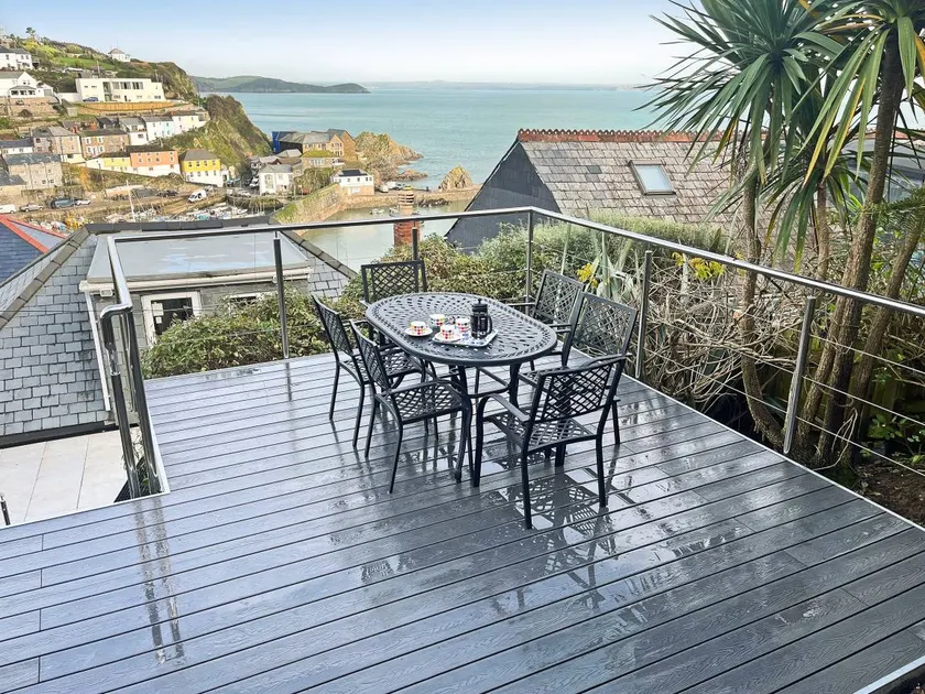 Holiday home with garden | River view - Image 1