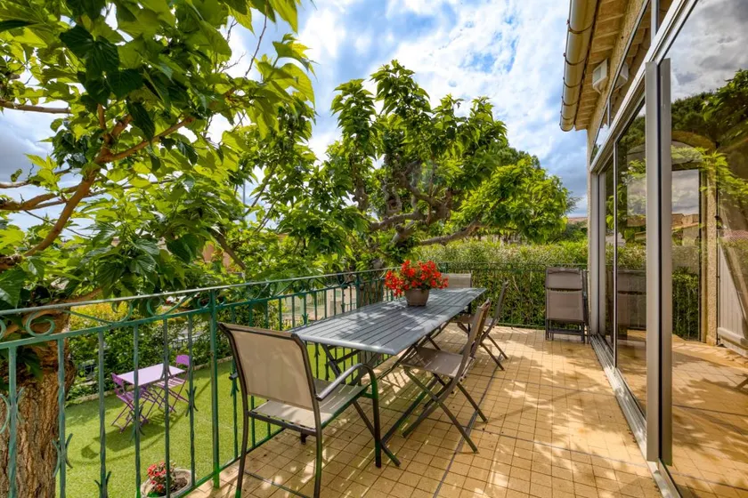 House with barbecue, terrace & garden | Garden view - Image 1