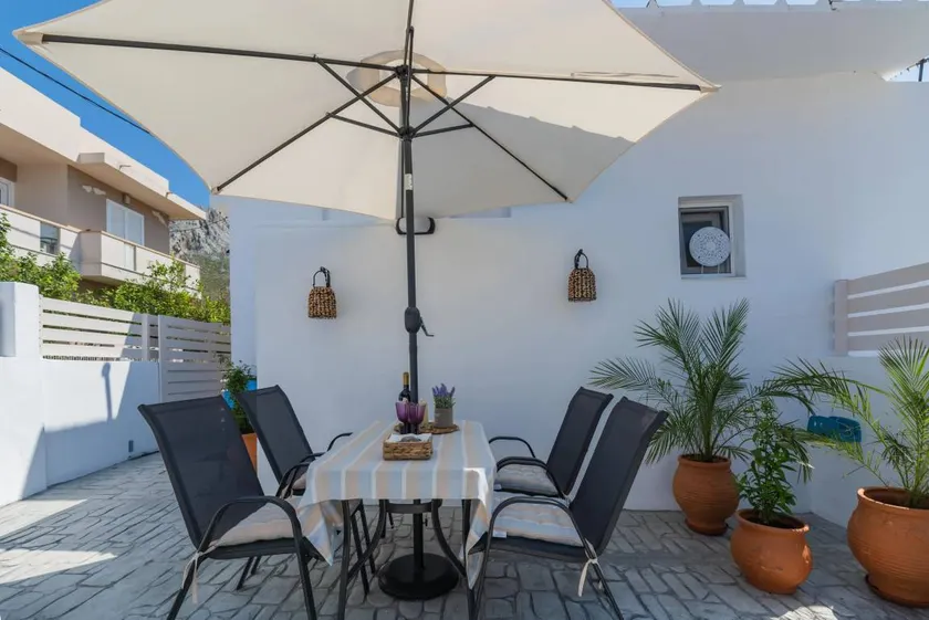 Studio with garden & terrace - Image 1