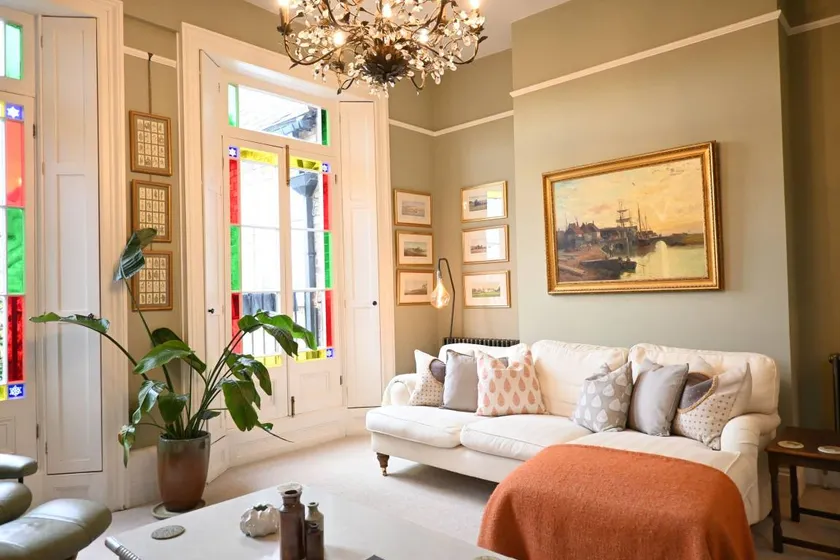 Cottage | City view - Image 1