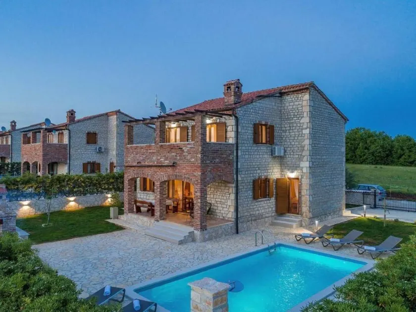 Fully equipped house with BBQ, terrace & garden | Dogs allowed - Image 1