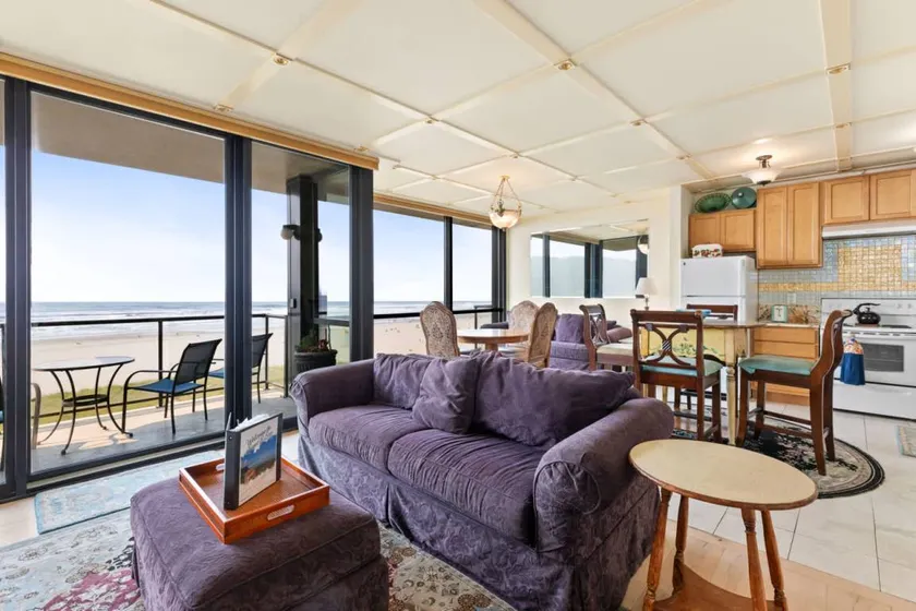 Family-friendly house with pool, garden & sauna | Beach view | Beach nearby - Image 1