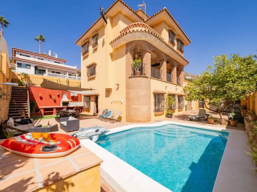 Fully equipped big house with BBQ, garden & terrace - Image 1