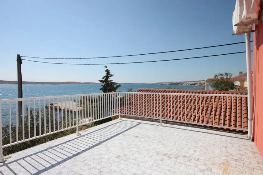 Beautiful private room with barbecue, garden & terrace | Sea view - Image 1