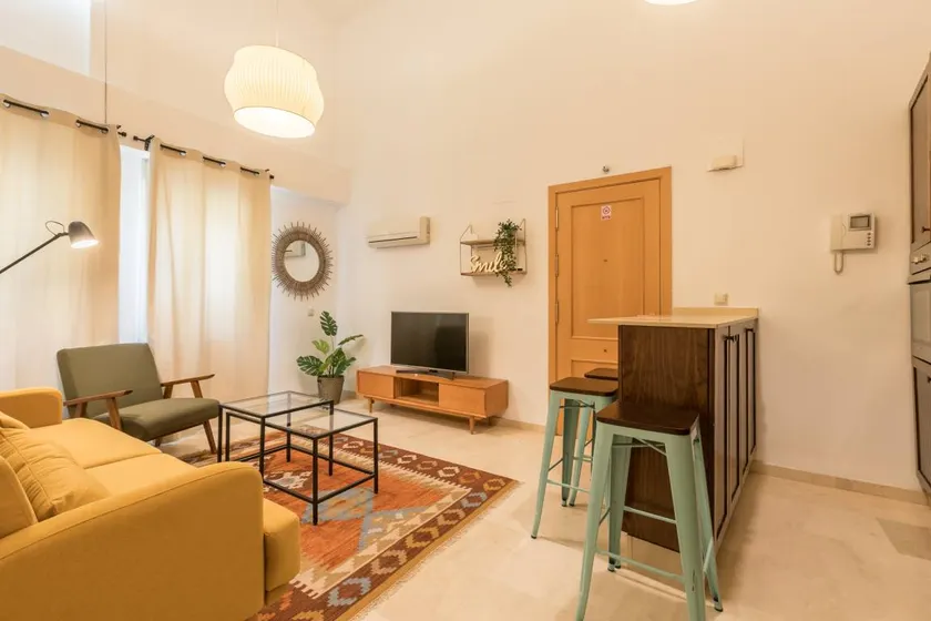 Flat | Close to Puerta de la Macarena - Image 1