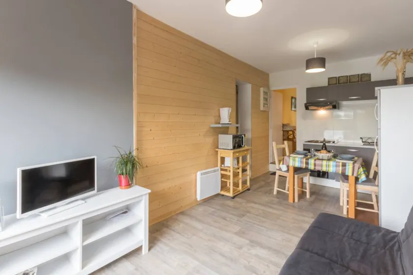 Gite with terrace & garden - Image 1