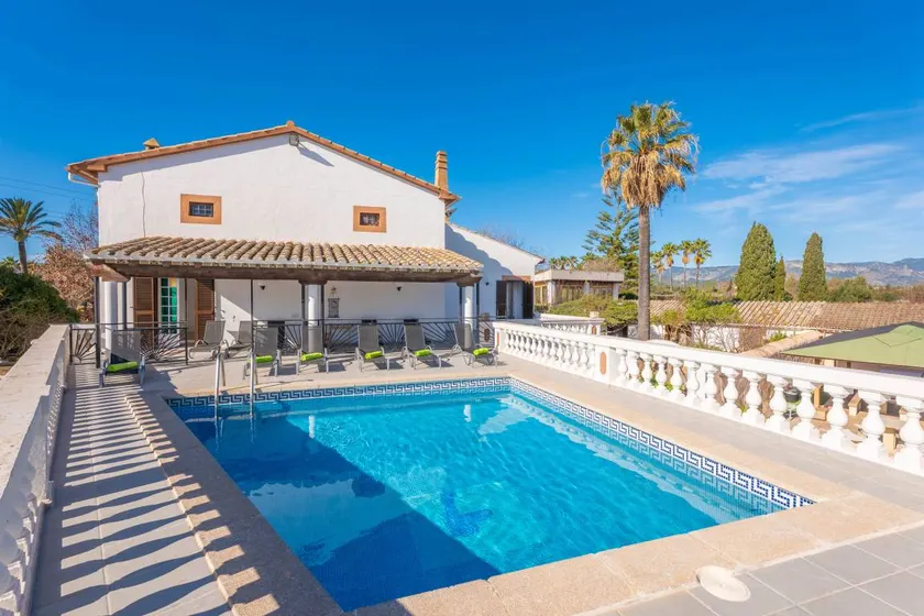 Villa with garden, private pool & terrace - Image 1