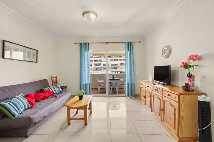 Family-oriented wonderful holiday apartment with pool, garden & sauna | City view | Next to the beach | Perfect for remote work | Pets allowed - Image 1