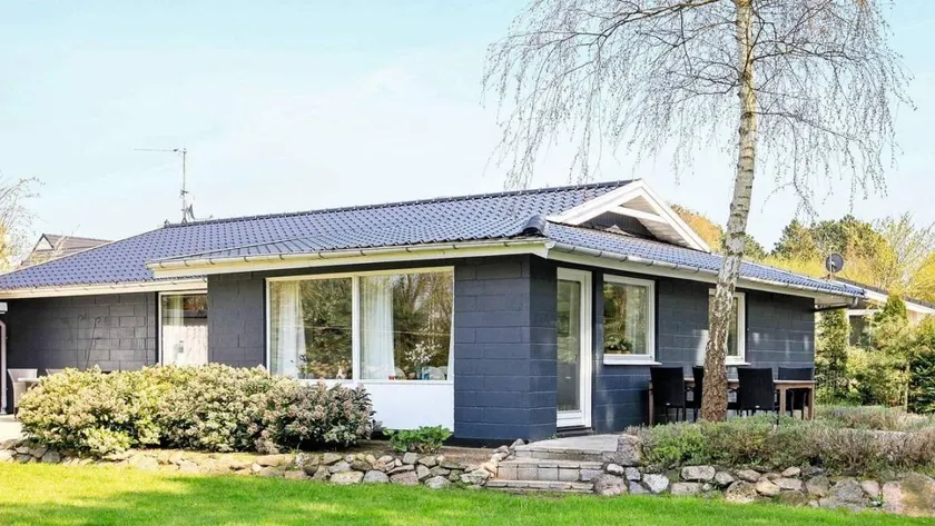 House with sauna, terrace & hot tub - Image 1