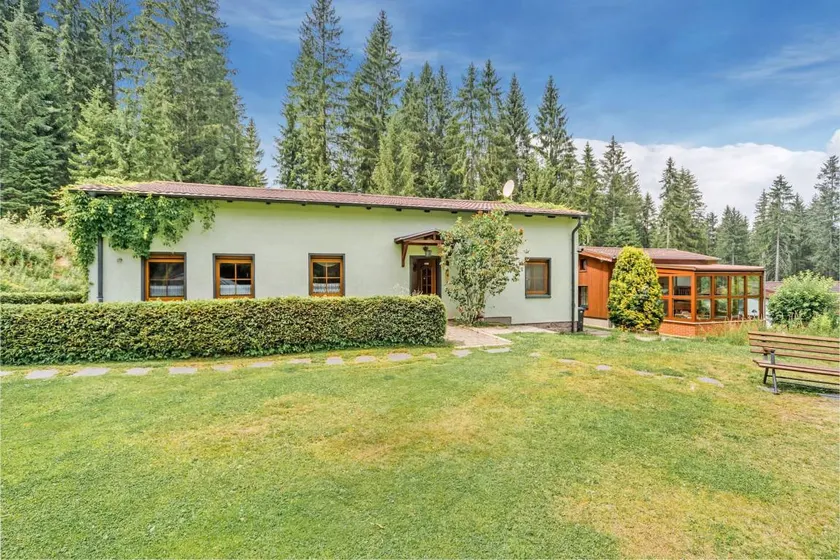 Children-friendly nice house with garden & pool | Mountain view - Image 1