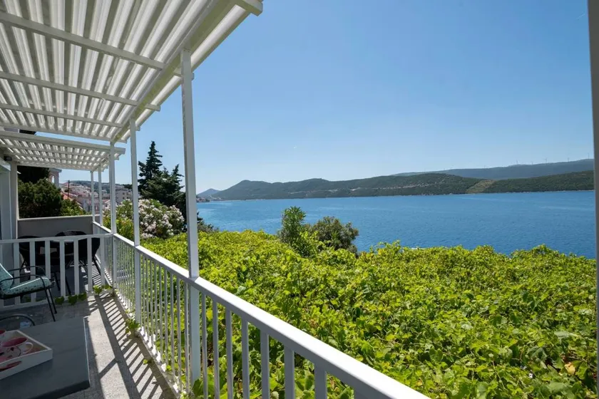 Wonderful studio with terrace, BBQ & garden | Beach view | Pet-friendly - Image 1