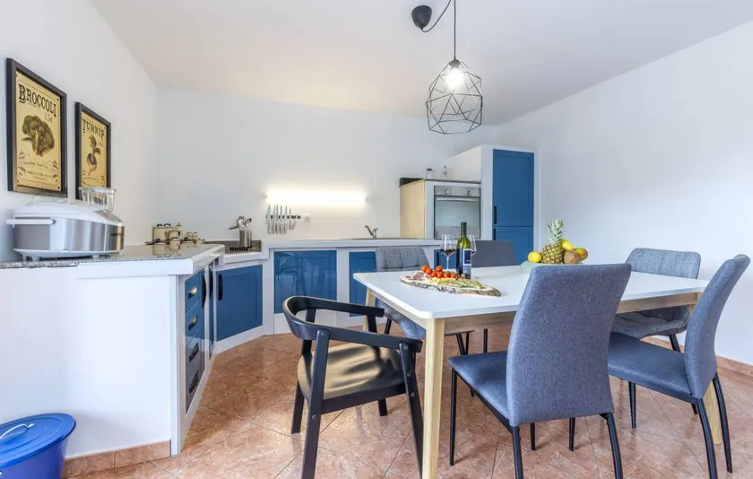 House with private pool, garden & BBQ | Garden view | Pet-friendly - Image 1