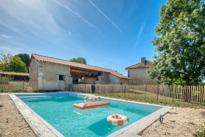 Cottage with pool, terrace & BBQ | Garden view - Image 1