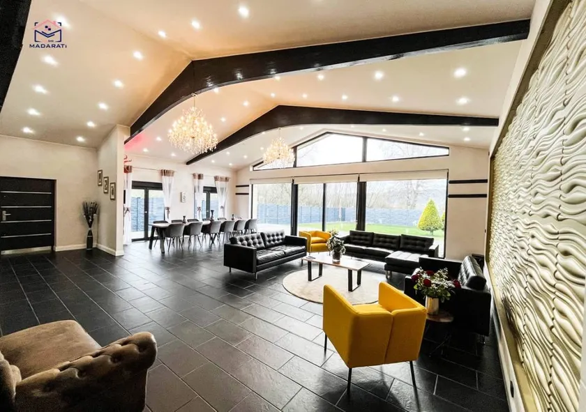 Escape to Pottum Luxury Villa - Image 1