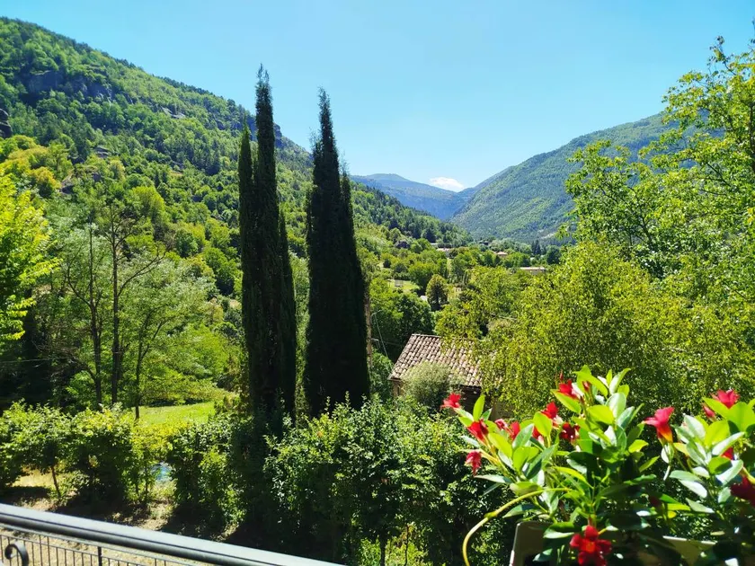 Gite with terrace & garden - Image 1