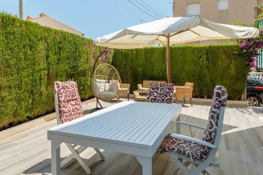 Appartement de vacances avec terrasse, jardin et internet haut débit | Vue jardin | Adapté au travail à distance - Image 1