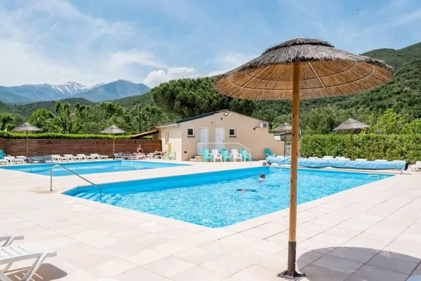 Camping with jacuzzi, garden & terrace - Image 1