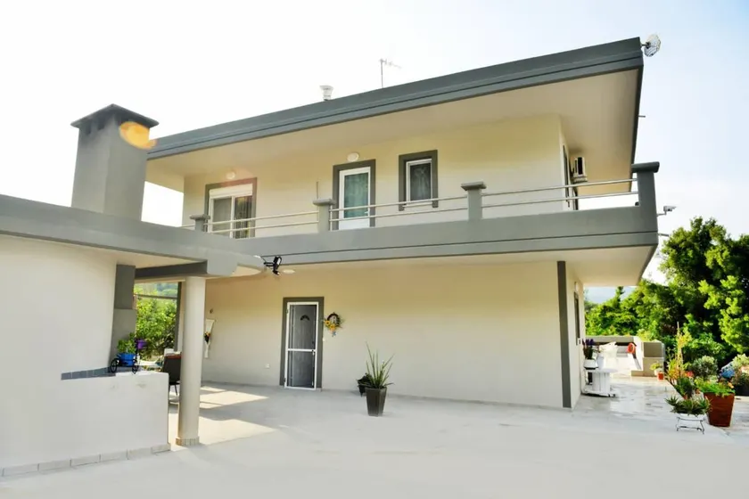 Villa with garden, terrace & private pool - Image 1