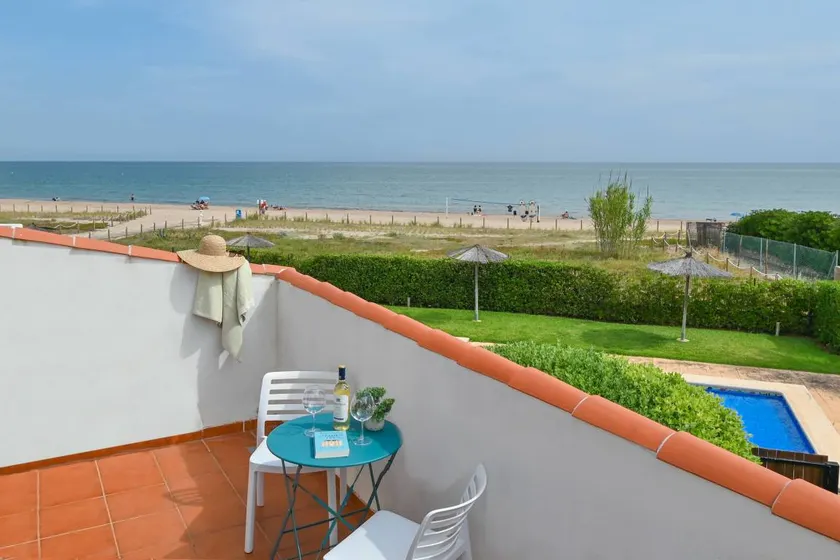 Fully equipped holiday home with pool, terrace & barbecue | Mountain view | Beach nearby | Suitable for remote work | Pet-friendly - Image 1
