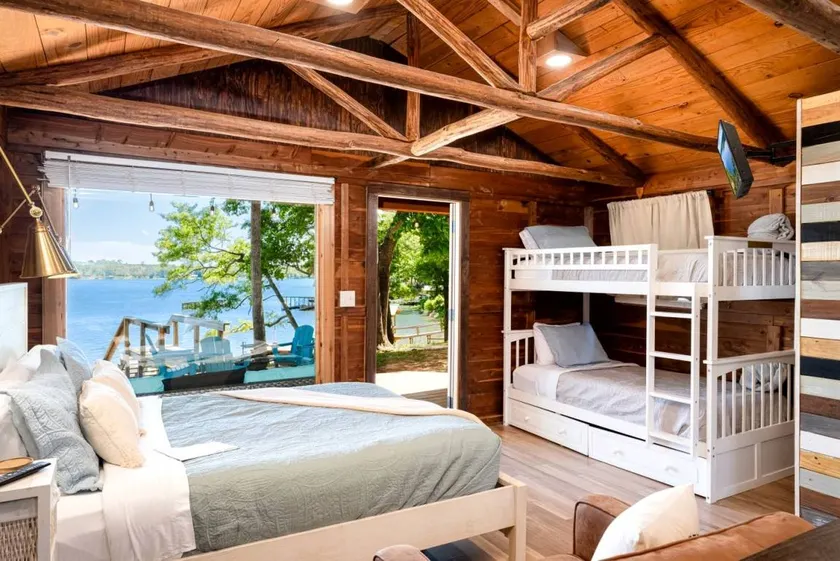Rustic Waterfront Cabin on Toledo Bend Lake for an Unforgettable Getaway in Nature in Hemphill, Texas - Image 1