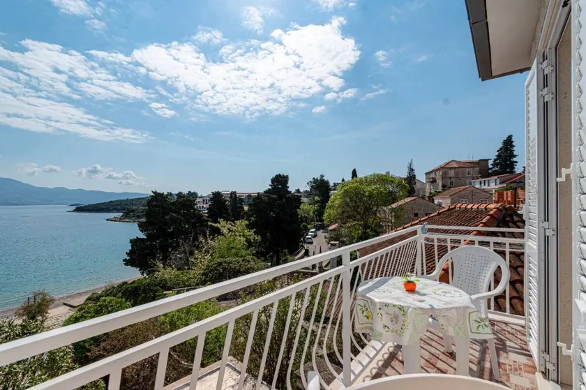 Flat with terrace & barbeque | Sea view - Image 1