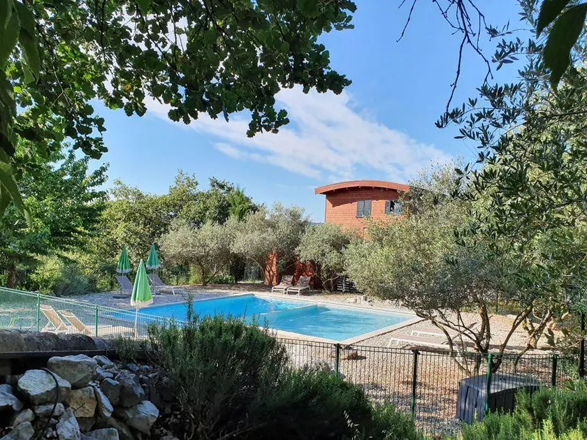 Pleasant cabin with terrace, pool & jacuzzi - Image 1
