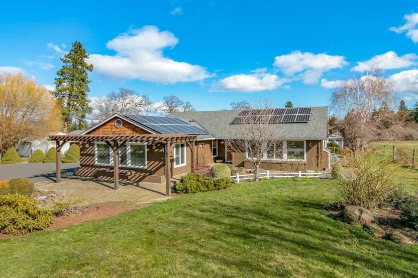 Child-friendly house with garden & barbeque - Image 1