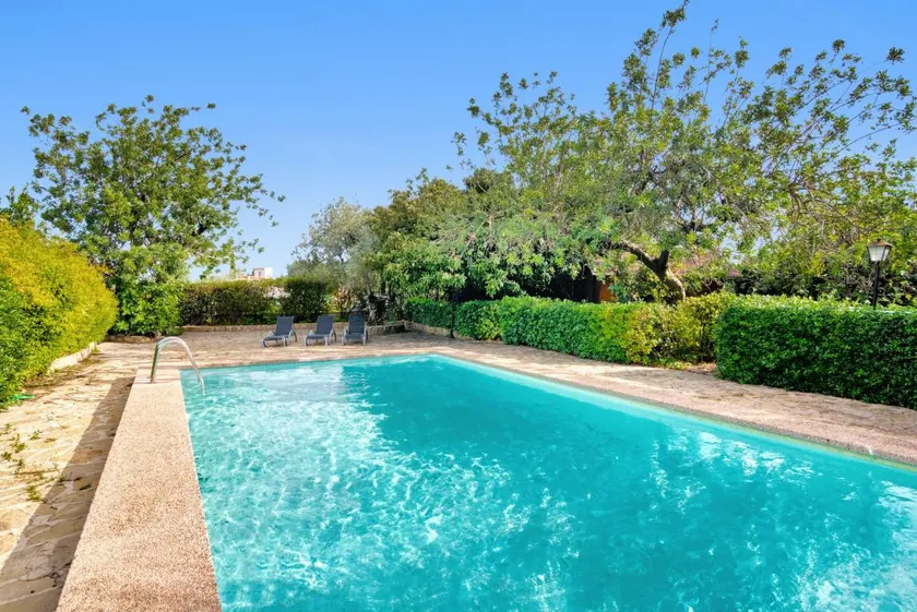 Fully equipped holiday home with garden, terrace & private pool | Mountain view | Dogs allowed - Image 1